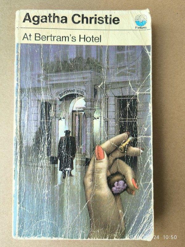 At Bertram’s Hotel By Agatha Christie 1977 Tom Adams Fontana (3487)
