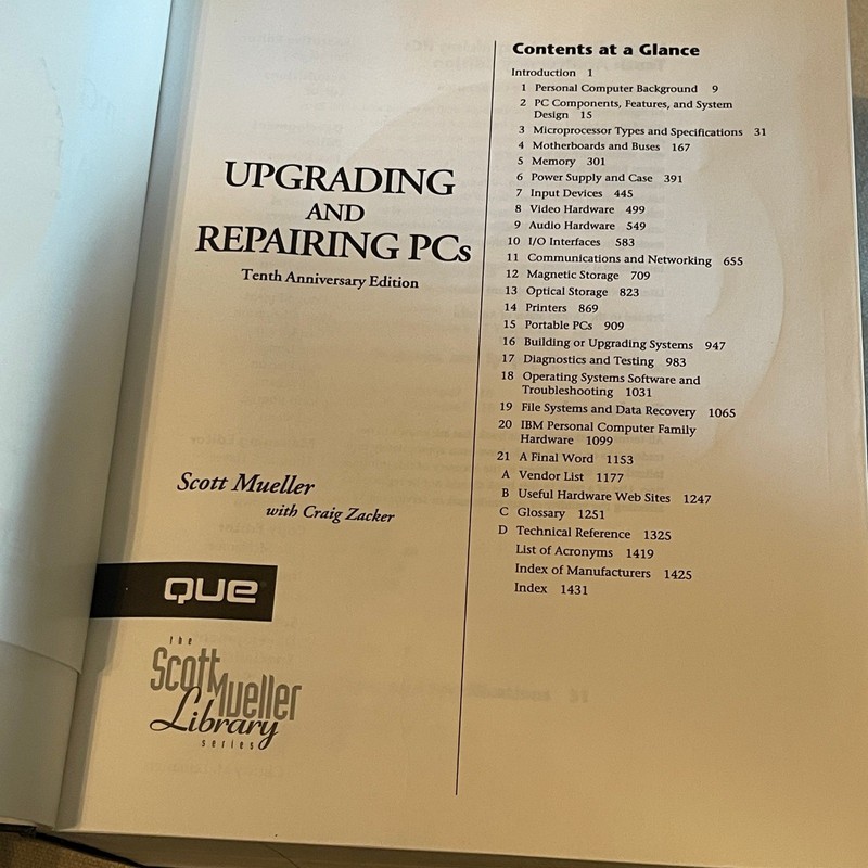 Upgrading and Repairing PCs 10th Anniversary Edition Scott Mueller Hardcover CD gallery