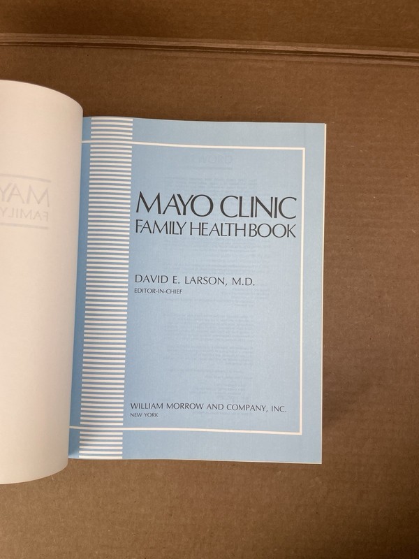 Mayo Clinic Family Health Book 1990 Hardcover Medical Reference David E. Larson gallery