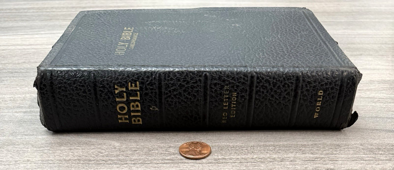 Handsize 1952 World Bible KJV; Red Letter; Concordance; Color Illustrations Maps