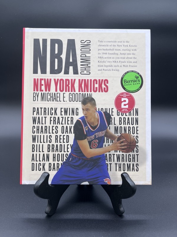New York Knicks by Michael E. Goodman (English) Hardcover Book