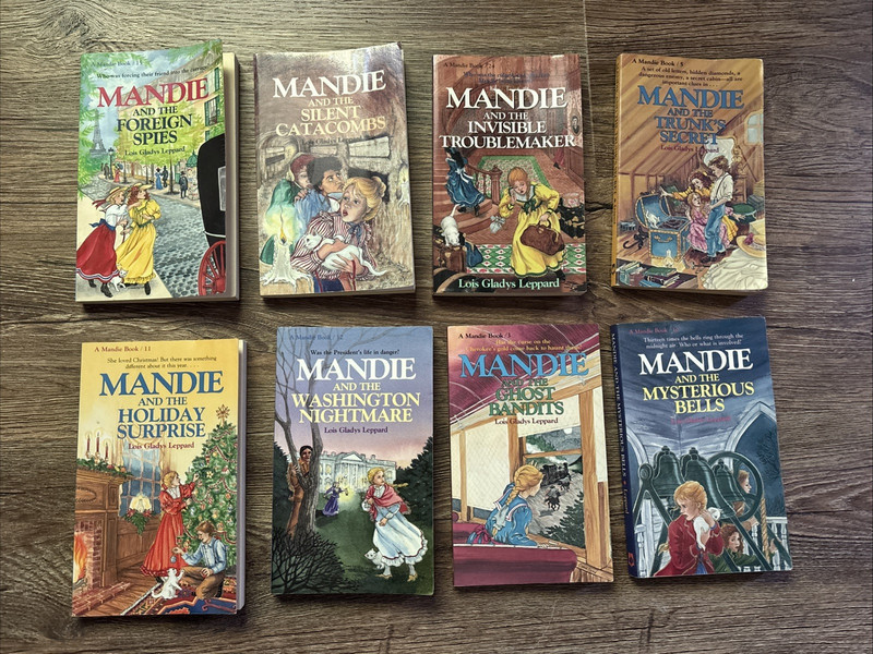 Lot of 8 Mandie Mystery Books Lois Gladys Leppard PB Paperbacks – T527