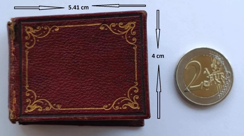 Bible in French 19TH CENTURY, UNIQUE MINIATURE BOOK – 5,4 cm x 4 cm x 1,3 cm