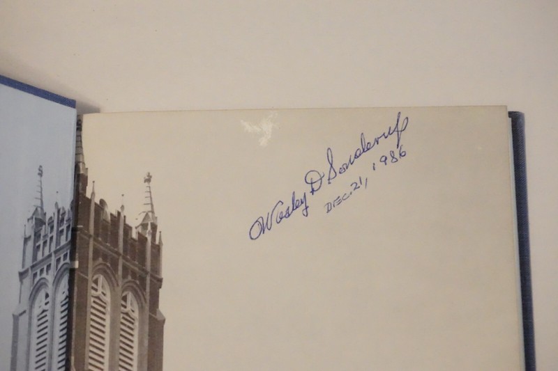Lighthouse On The Corner by Phyllis Woodruff Sapp 1964 HC DJ 1st Baptist OKC gallery