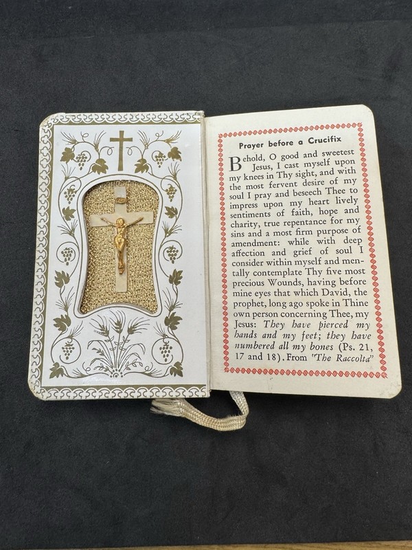 1955 Jesus Bless Me Prayer Book Benziger w/ Crucifix &Gilt Edges First Communion