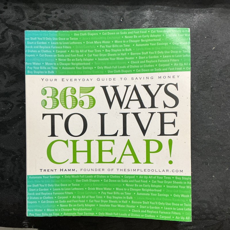 Adams Media 365 Ways to Live Cheap! Trent Hamm Paperback English Finance Guide