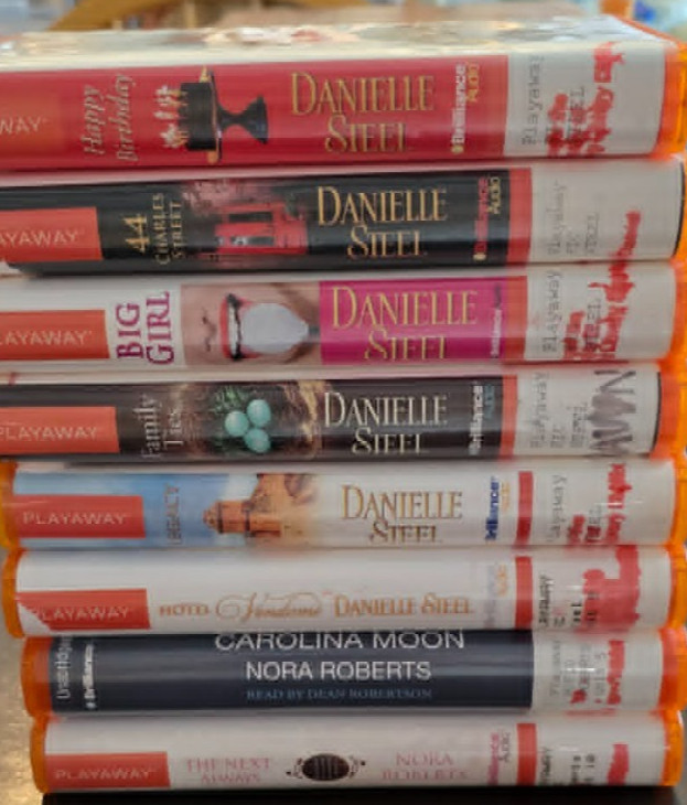 Lot of 8 Playaway Audiobooks Ex-Library Authors 6 Steele and 2 Roberts