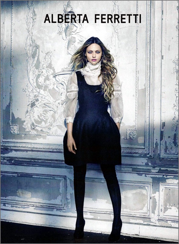 ALBERTA FERRETTI Womenswear Fashion LOOKBOOK Fall 2015 Sasha Pivovarova