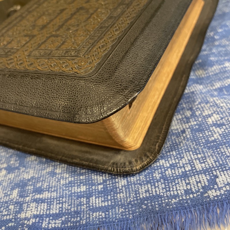 Vintage The HOLY BIBLE 1950 Golden Book Ed. INDEXED Illustrated KJV Red Letter gallery