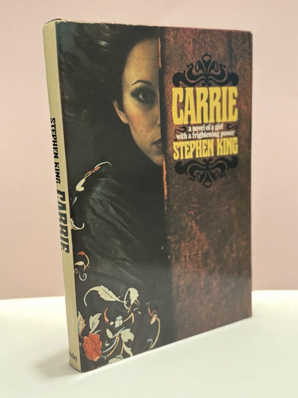 Stephen King Carrie Hardcover Book Club Edition BCE 1974 Doubleday Dust Jacket